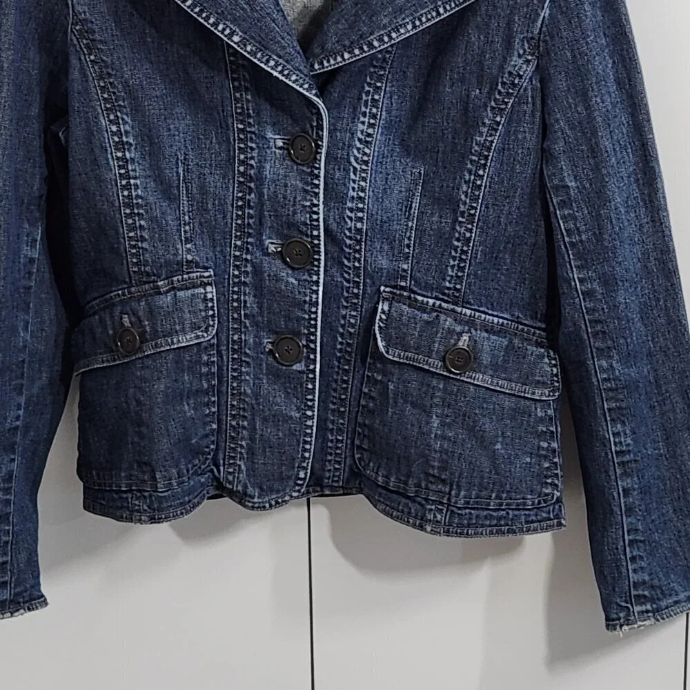 Ann Taylor Denim Jacket Womens Size 8 Blue Front Buttons & Pockets